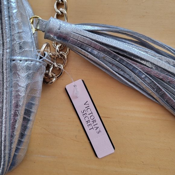 Victoria's Secret Silver Snakeskin Purse - Picture 3 of 8